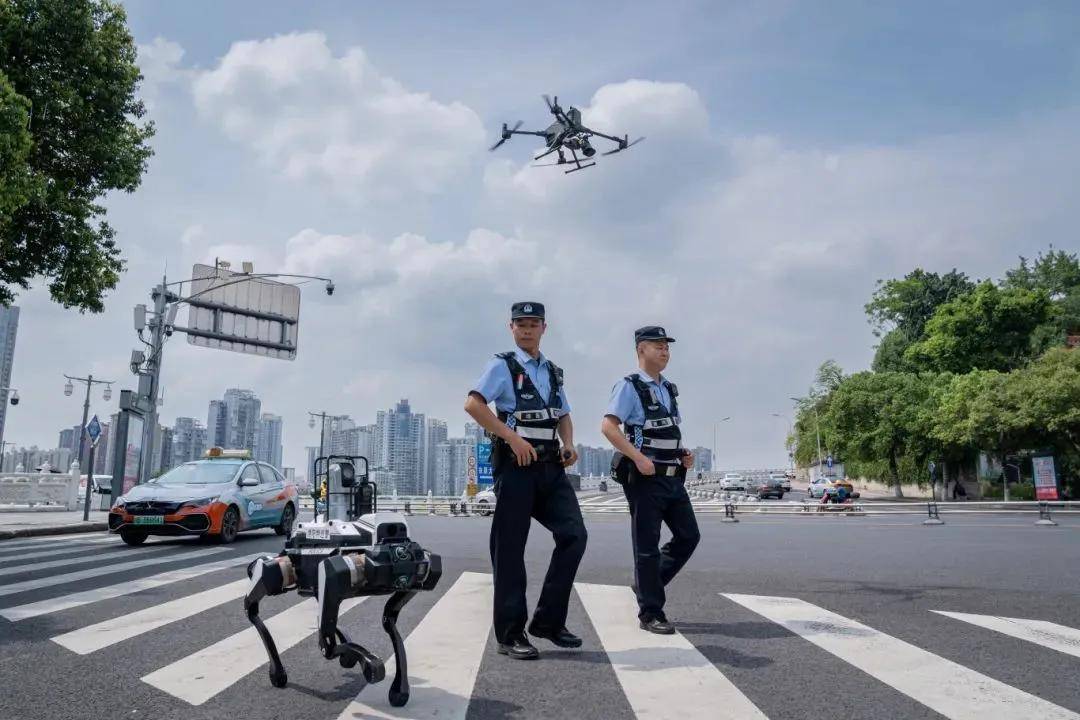 国际观察|中国人形机器人频频“破圈” 具身智能迈入应用时代