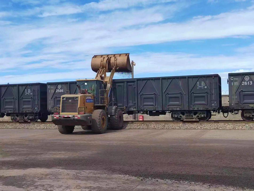 金岭矿业：公司主要产品铁精粉铁含量基本在65%左右