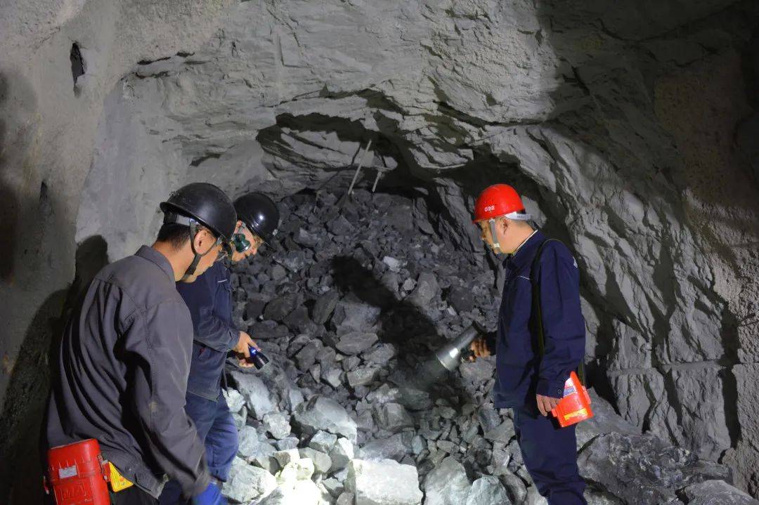 金岭矿业：公司主要产品铁精粉铁含量基本在65%左右