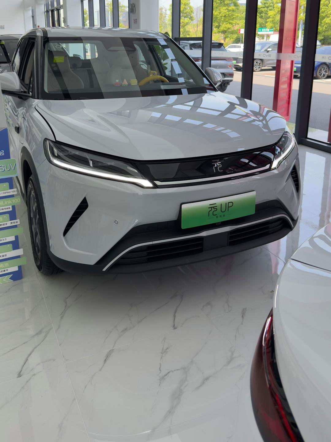 比亚迪“王炸”：5分钟充好，9分钟充饱！