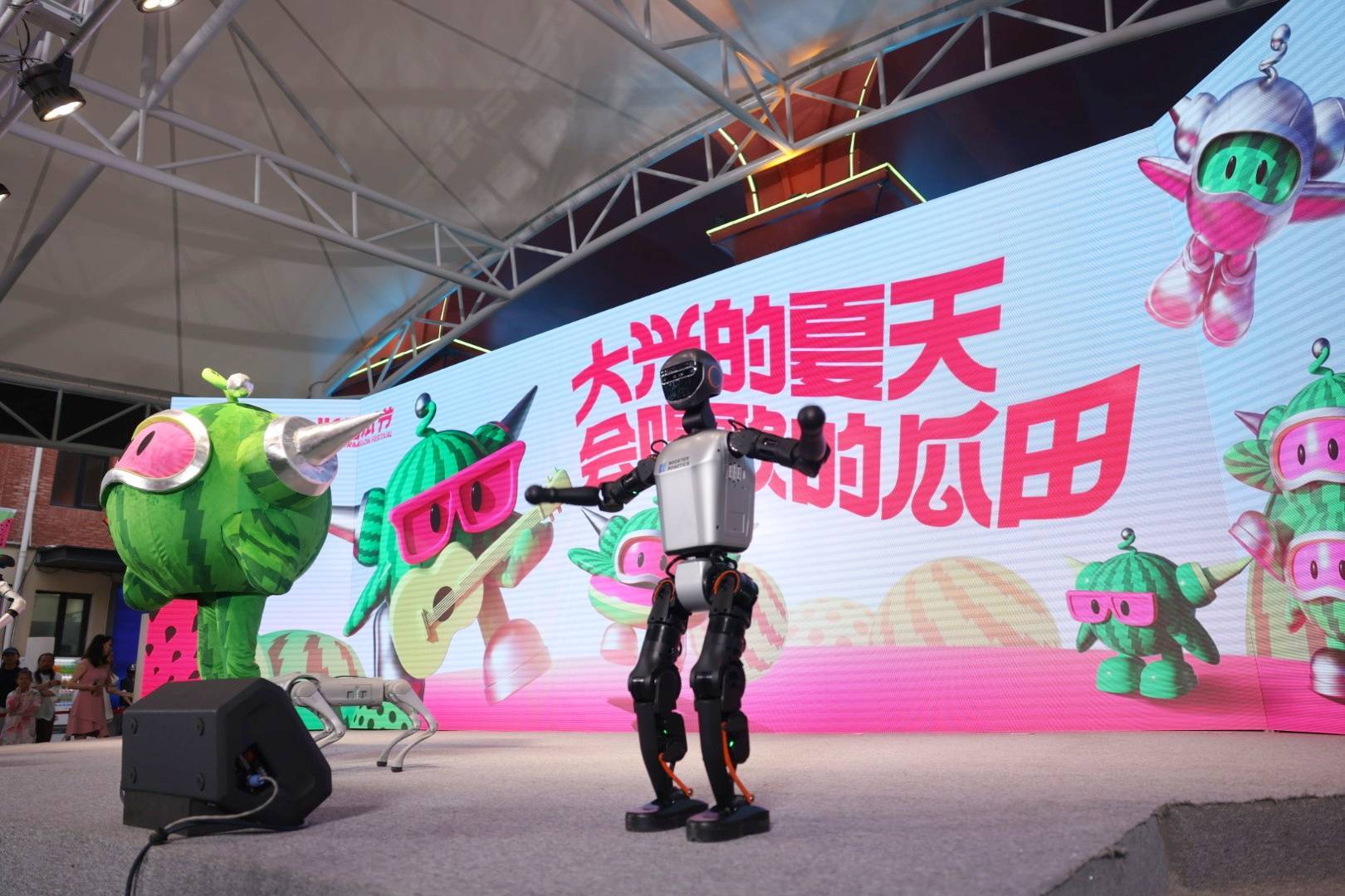 智瞰AI丨擎朗李通：让机器人走出实验室，奔赴烟火日常