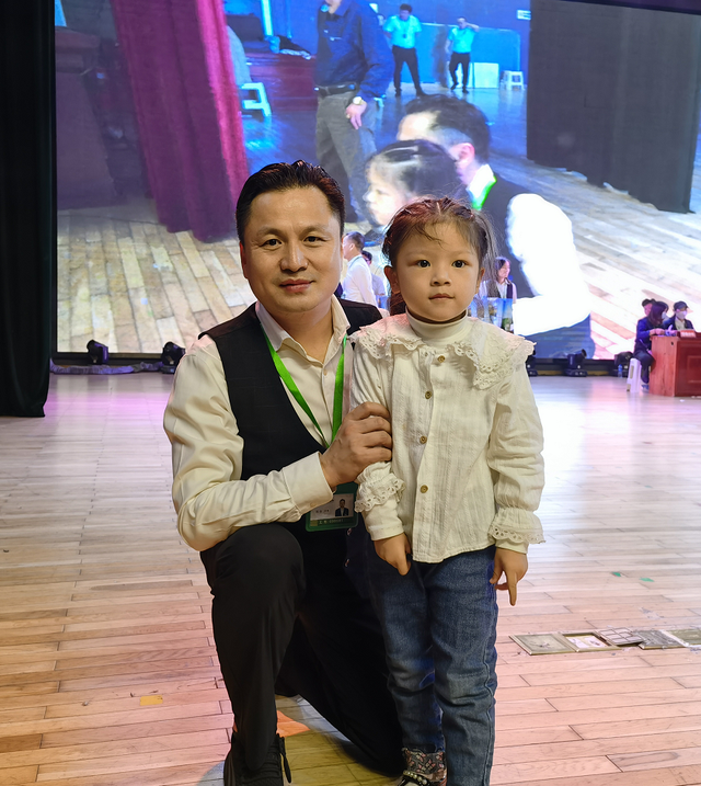 趣睡科技董事李亮个人名下持股减少9万股，涉及金额411.48万元