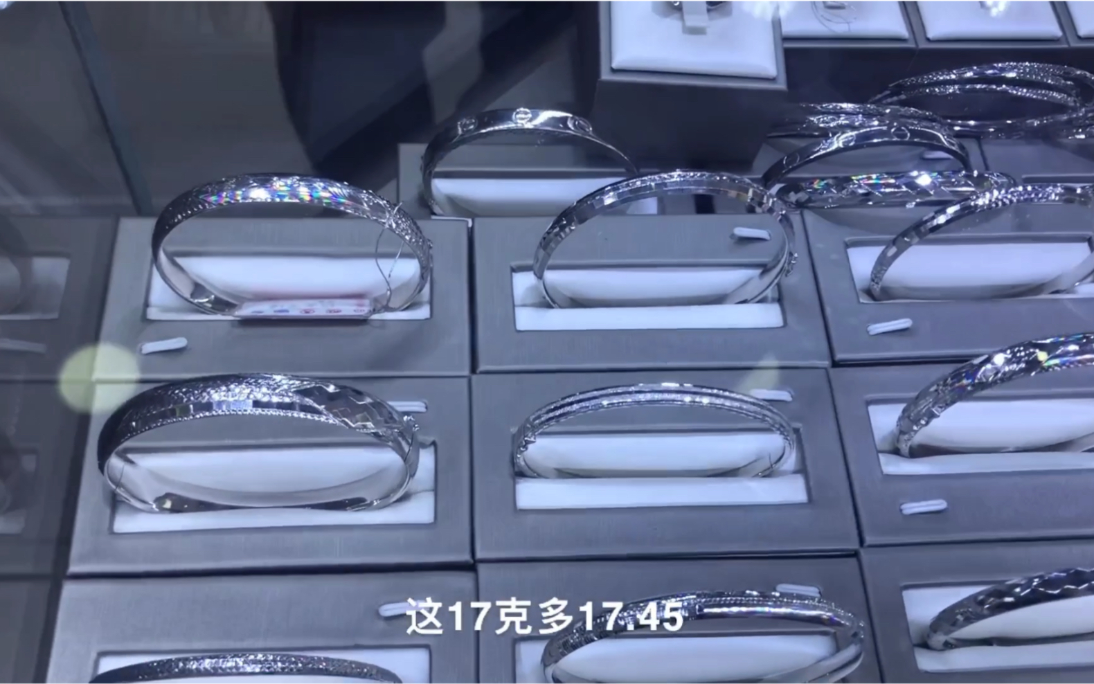 现货铂金本周累跌4.56%