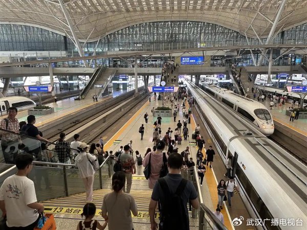 武铁“五一”假期首日预计发送旅客约122万人次
